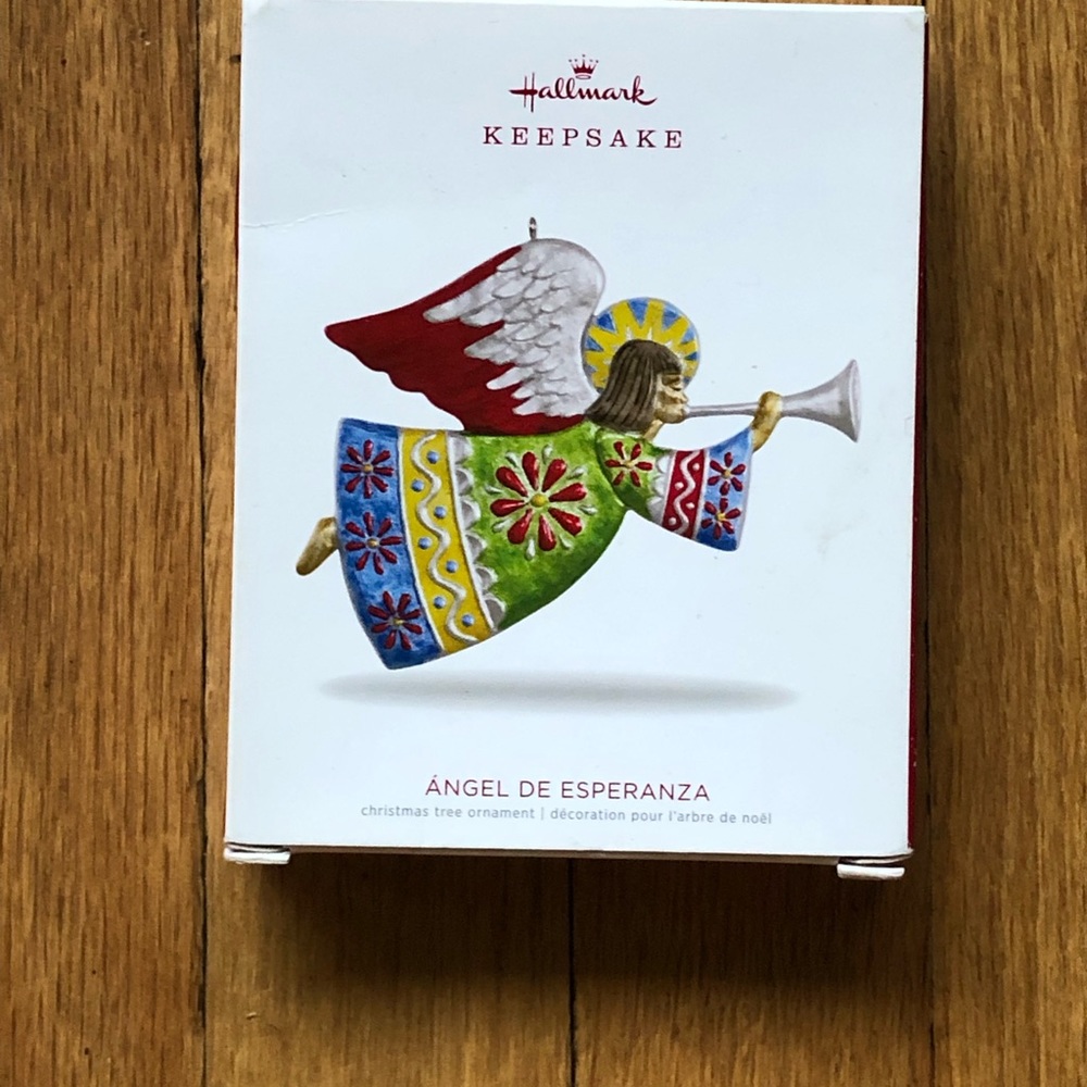 Hallmark keepsake ornament 2018 Angel de Esperanza